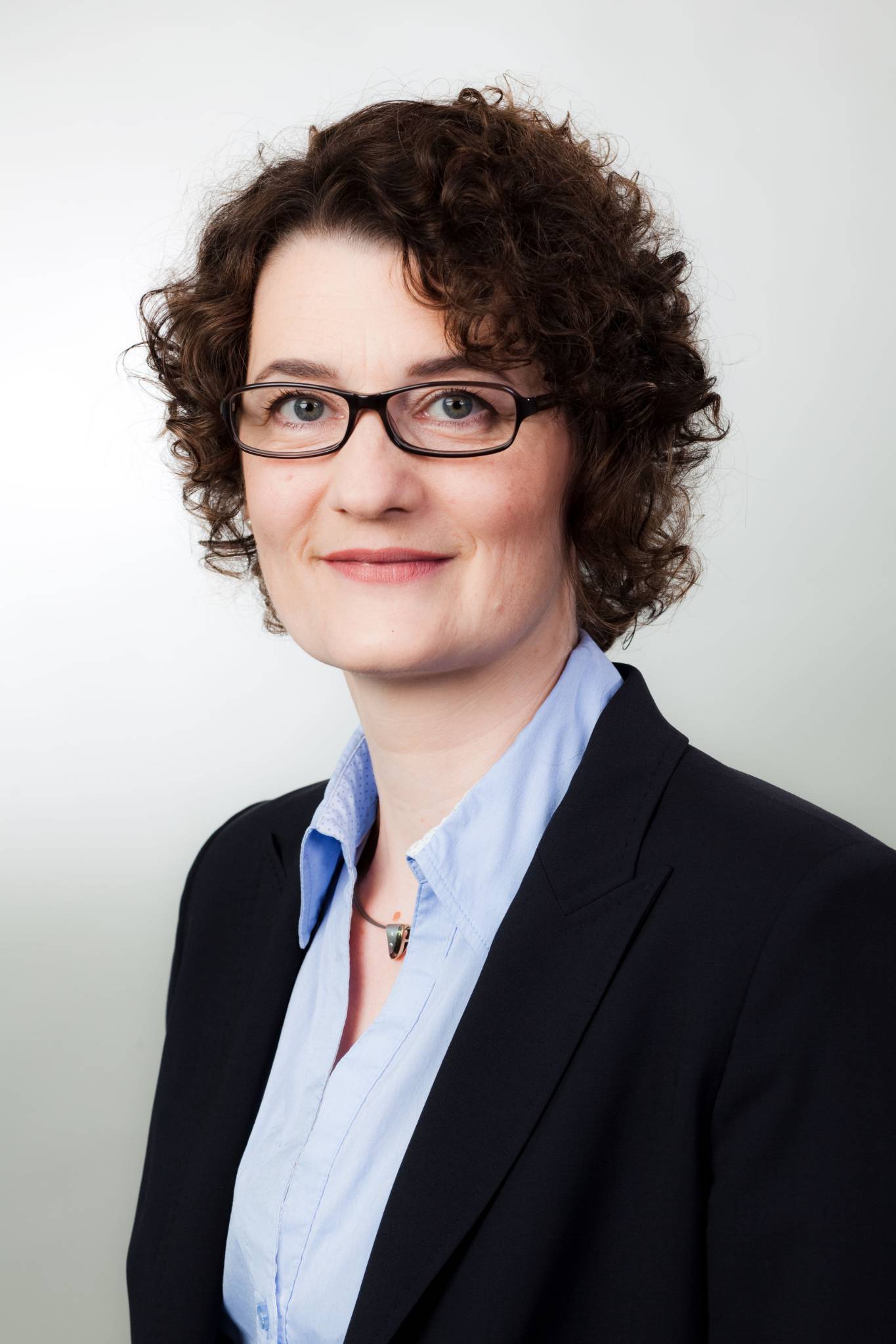 Anwältin mit Brille