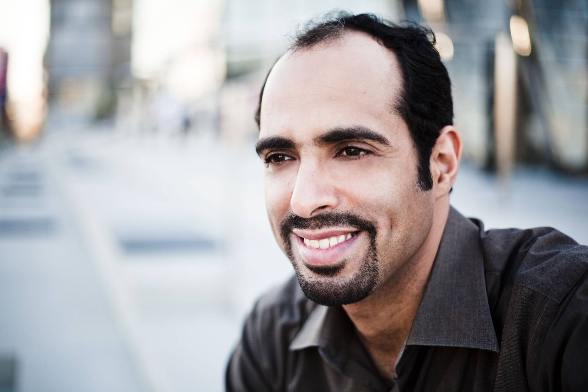 Mann arabischer Herkunft mit Bart