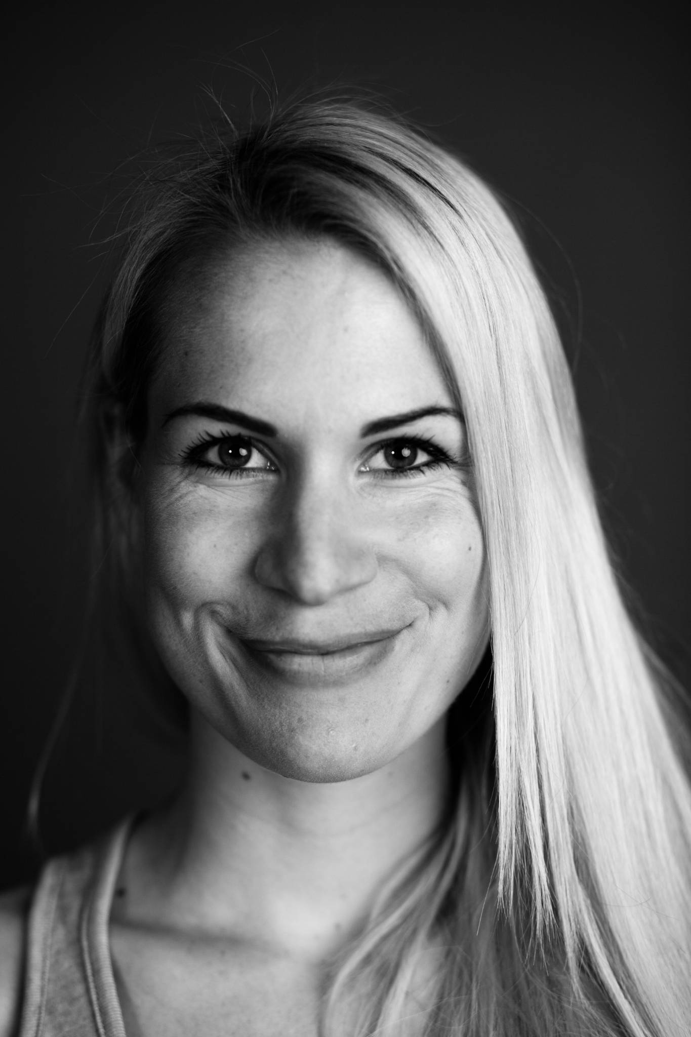 Christina Noecker, Portrait frontal, lächelnd